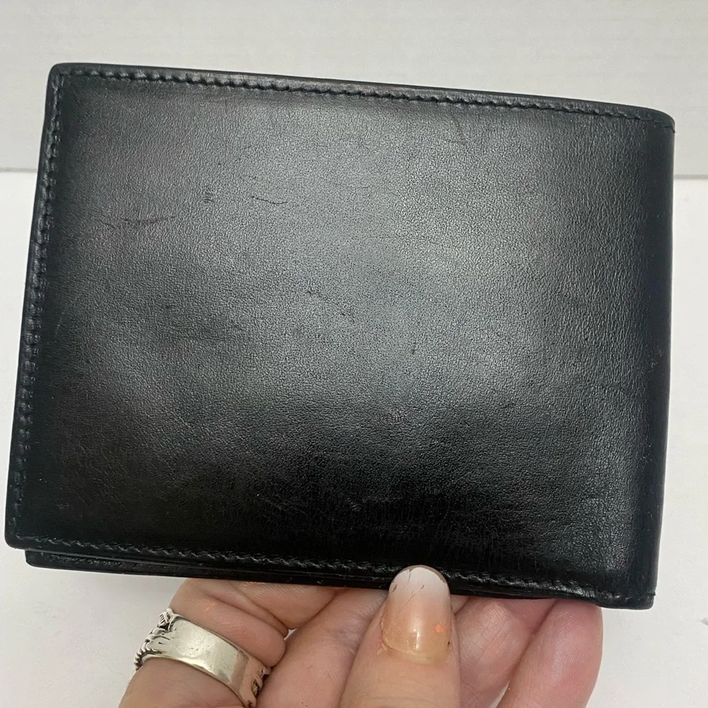 Gucci Black Smooth Leather Bi-Fold Wallet